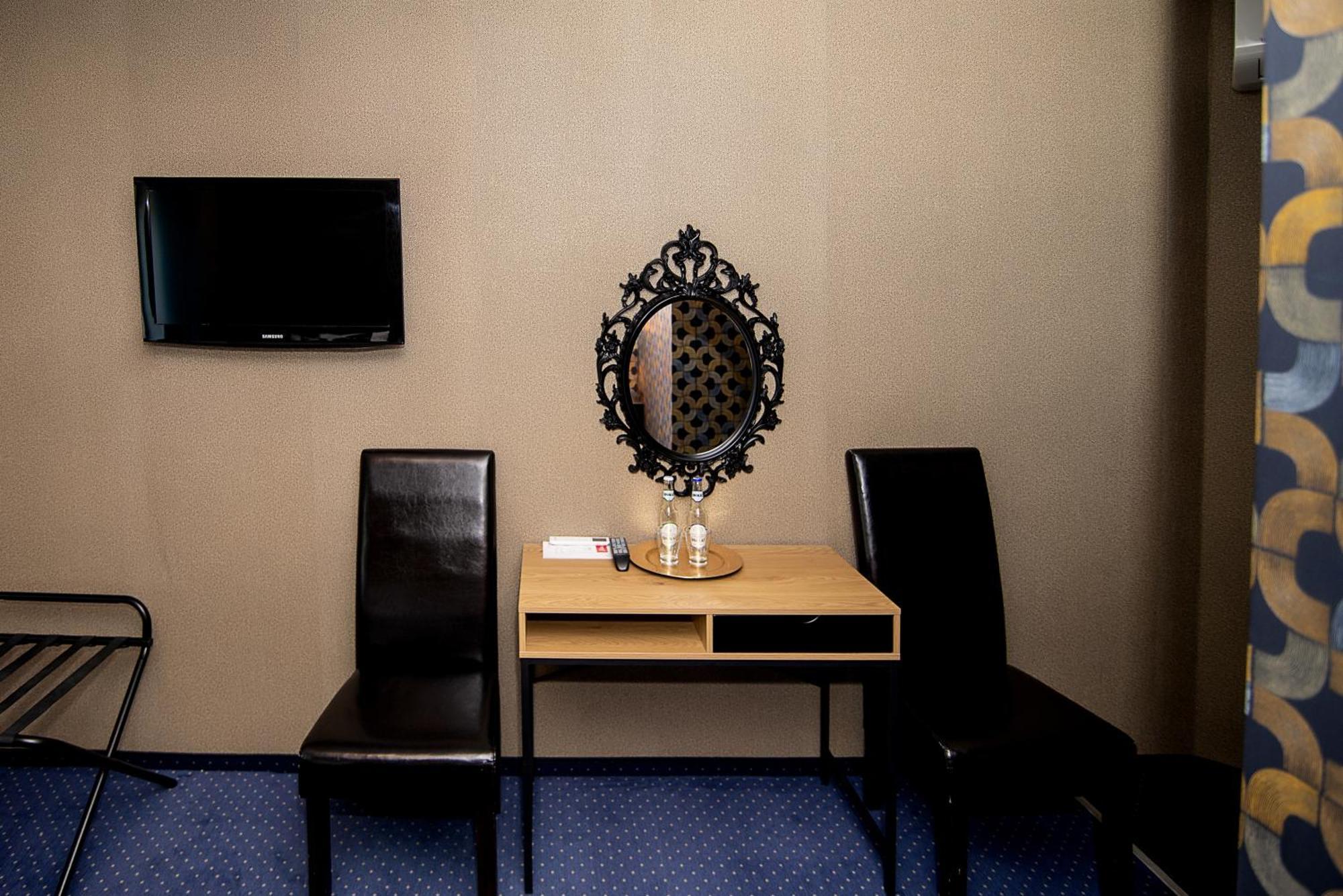 Palac Piorunow & Spa Kwiatkowice Ngoại thất bức ảnh