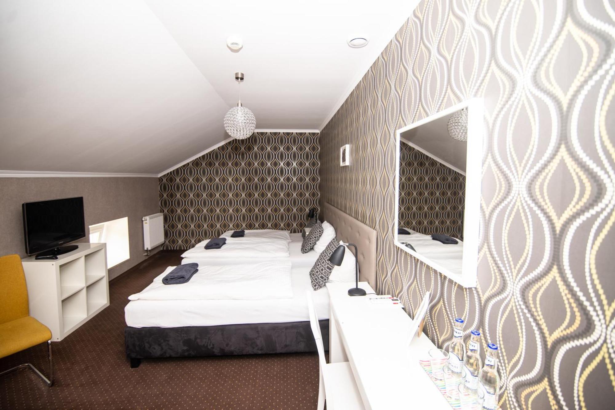 Palac Piorunow & Spa Kwiatkowice Ngoại thất bức ảnh